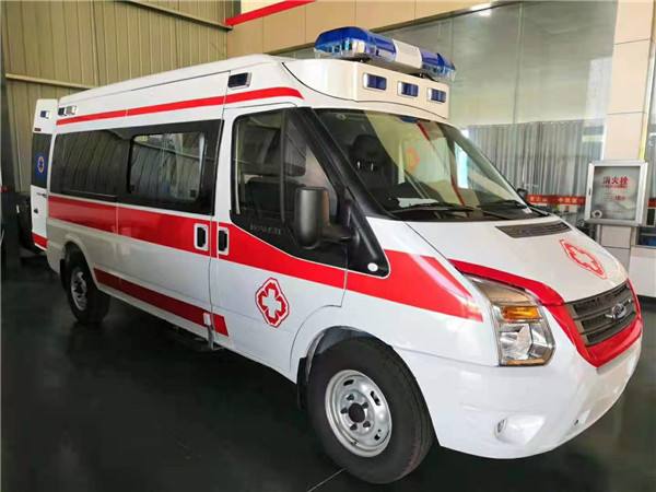 昭平县福特V362救护车